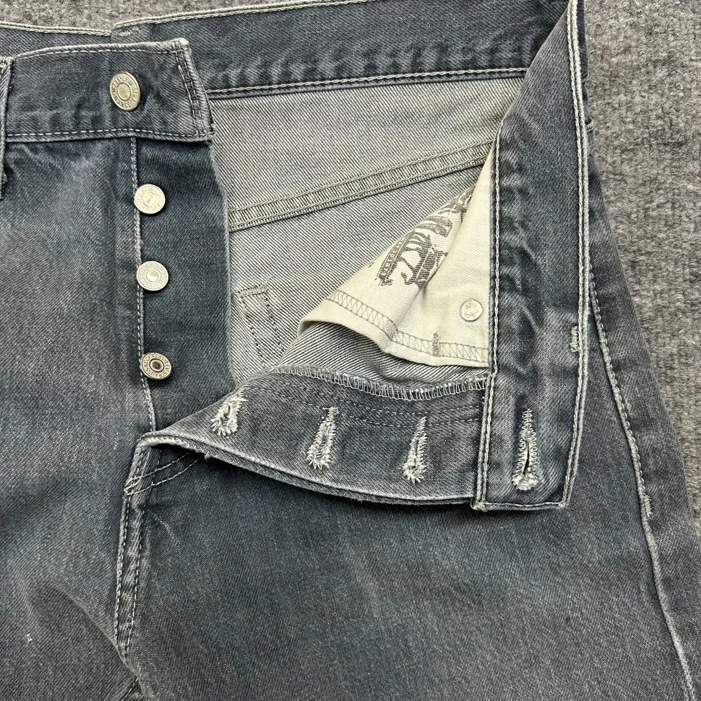 Levi's 562 Jeans Men's Blue Denim‎ Mid Rise Classic Straight Zip Fly - 32X26.5